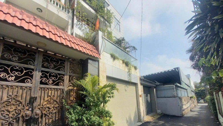 Bán gấp- Giảm sâu -Nhà 2 tầng mới đẹp, hẻm Ô tô, Trung tâm Thủ Đức